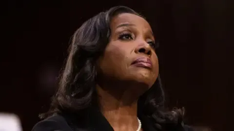 US Appeals Court Halts Trump from Removing Lisa Cook