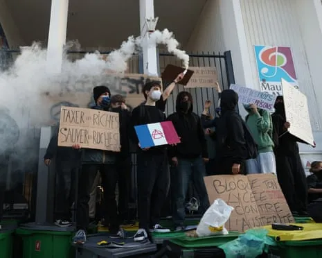 New French PM Faces Intense Scrutiny as Nationwide Protests Disrupt Education and Transportation