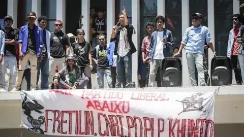East Timor Scraps Proposal to Supply Free Cars for Parliamentarians After Large-Scale Demonstrations